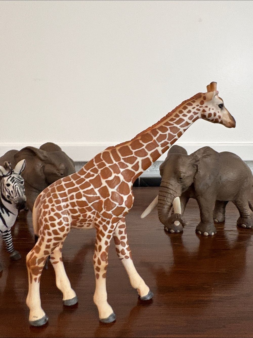 SCHLEICH Safari Animal Figures Elephants, Lion, Giraffe, Zebra - Picture 5 of 15